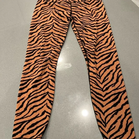 Varley cheetah leggings - Picture 3 of 8